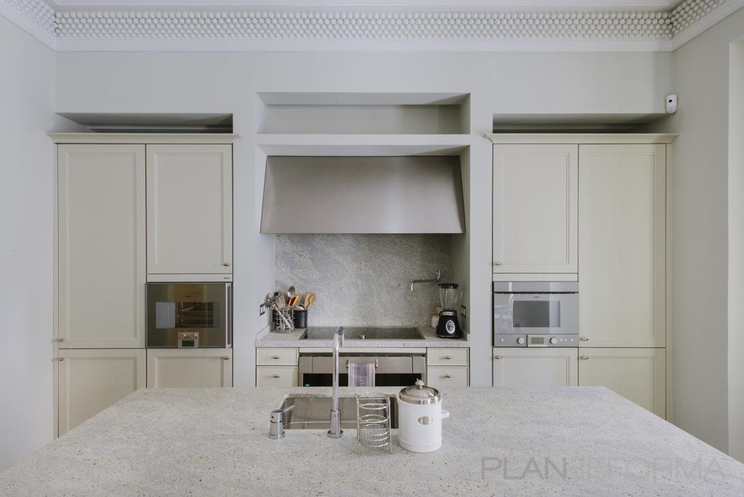 Cocina Estilo contemporaneo Color beige, blanco, plateado