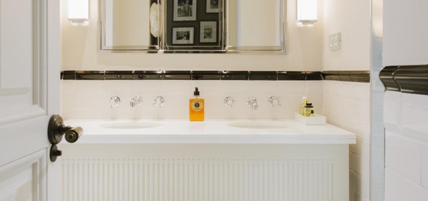 Baño Estilo clasico Color blanco, negro  diseñado por Nimú, equipo de diseño | Interiorista | Copyright Fotos de Nimú, equipo de diseño