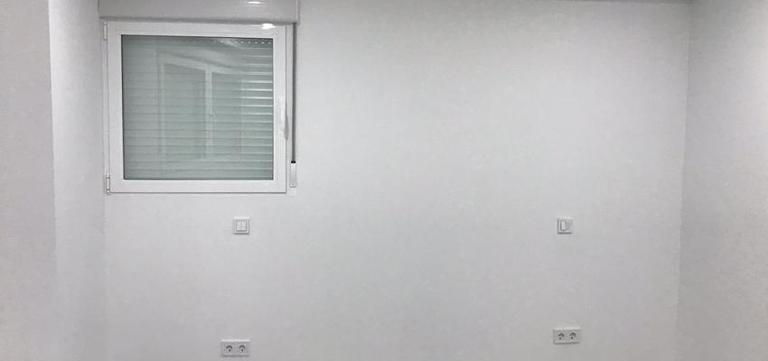 Dormitorio Estilo moderno Color gris, gris, negro  diseñado por Back Home | Gremio | Copyright BackHome