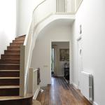 Escalera style contemporaneo color marron, blanco