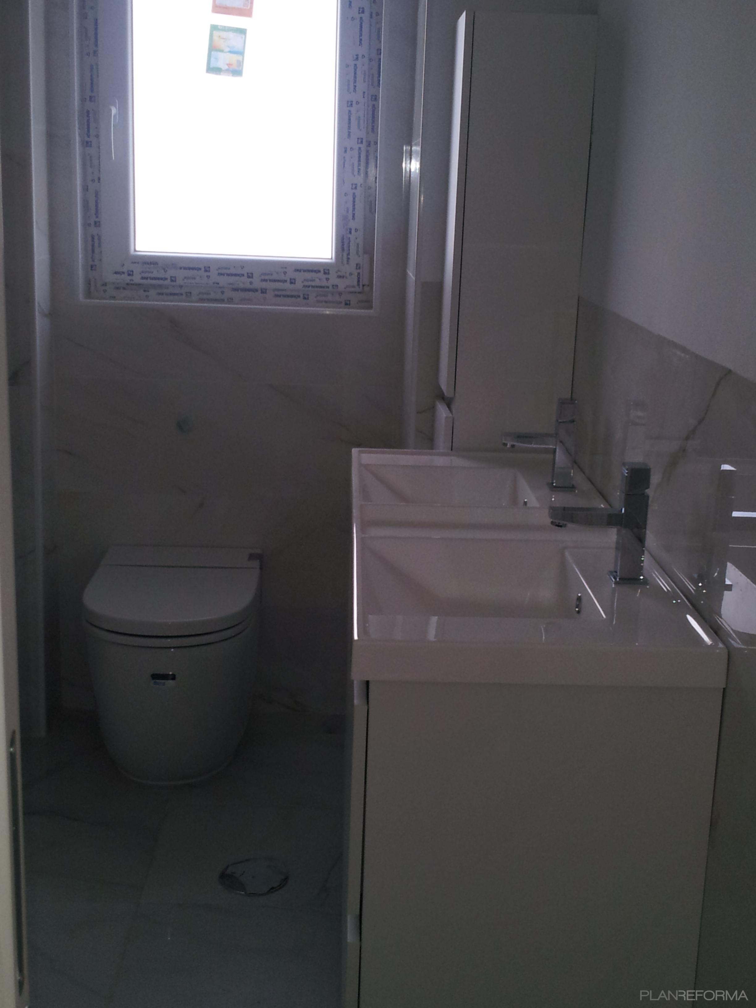 Baño style tradicional color blanco, gris  diseñado por jose luis gonzalez luque | Gremio 