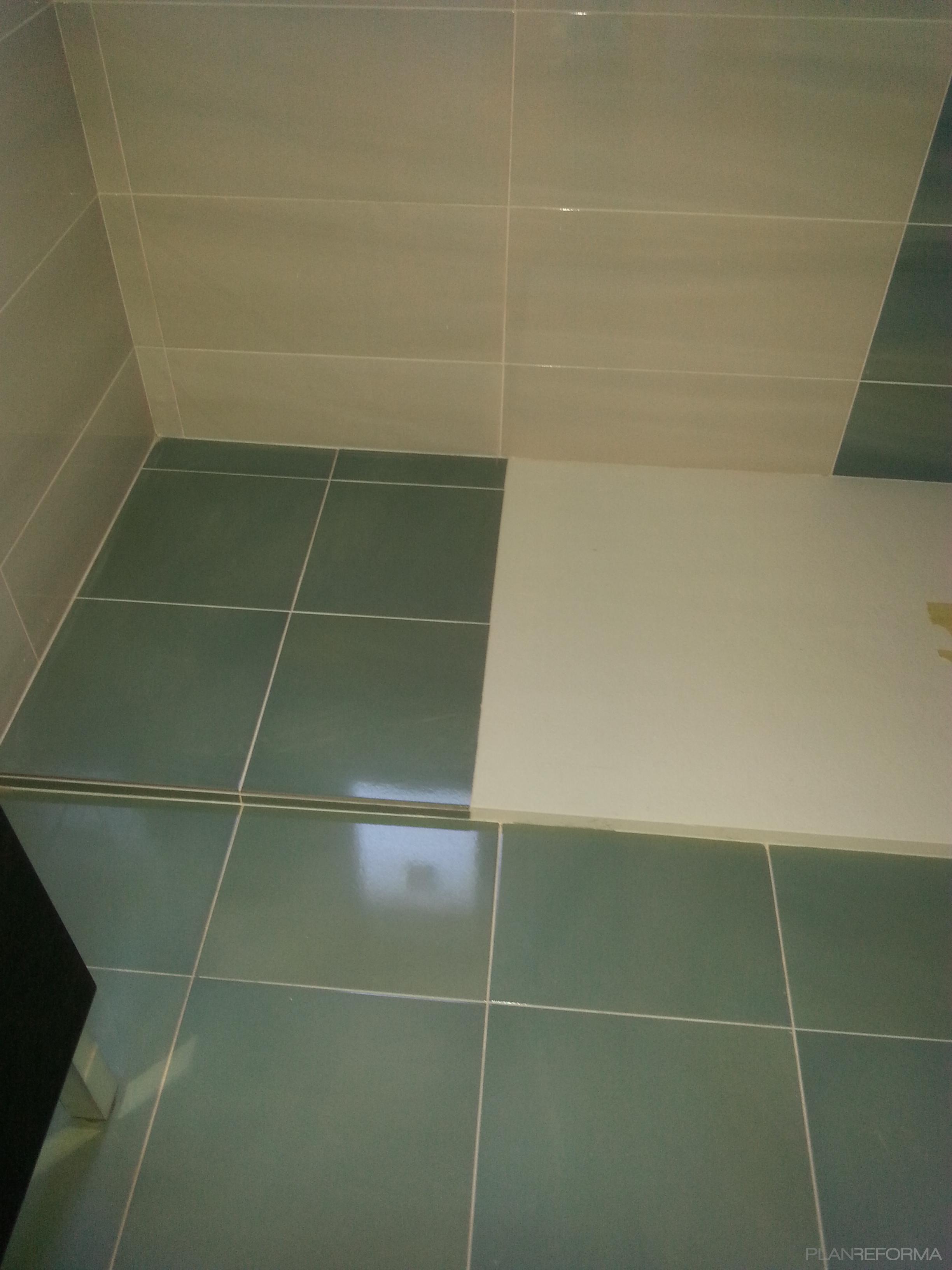 Baño style contemporaneo color turquesa, beige  diseñado por jose luis gonzalez luque | Gremio 