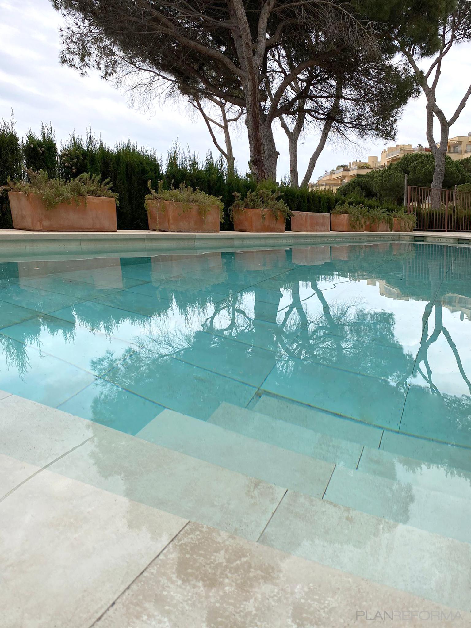 Terraza, Piscina Estilo contemporaneo Color turquesa  diseñado por Anna | Arquitecto | Copyright @placeofwater