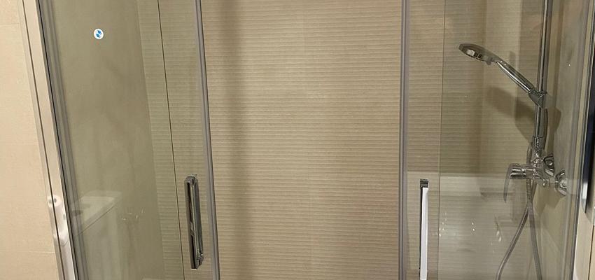 Baño Estilo contemporaneo Color crema  diseñado por Reformas y servicios Silva | Reformista, constructor | Copyright Propio