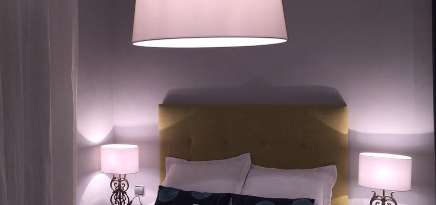 Dormitorio style vanguardista color marron, blanco, gris, gris  diseñado por Reforma Plus Madrid | Gremio 