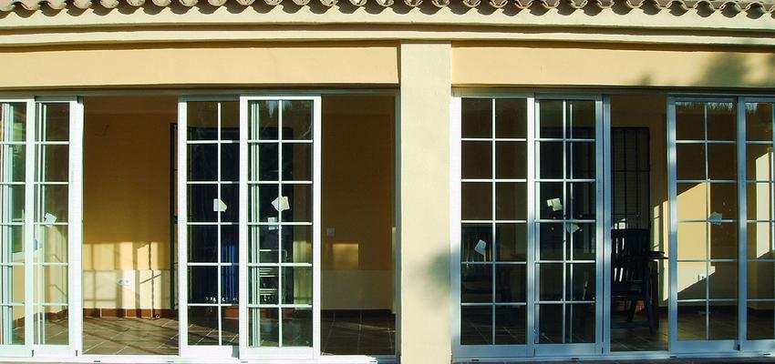 Porche Estilo moderno Color dorado  diseñado por Ricardo Caro | Gremio | Copyright Ricardo Caro