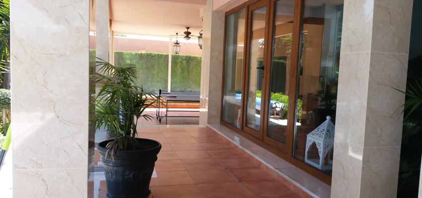 Galería Estilo moderno Color plateado  diseñado por Ricardo Caro | Gremio | Copyright Ricardo Caro