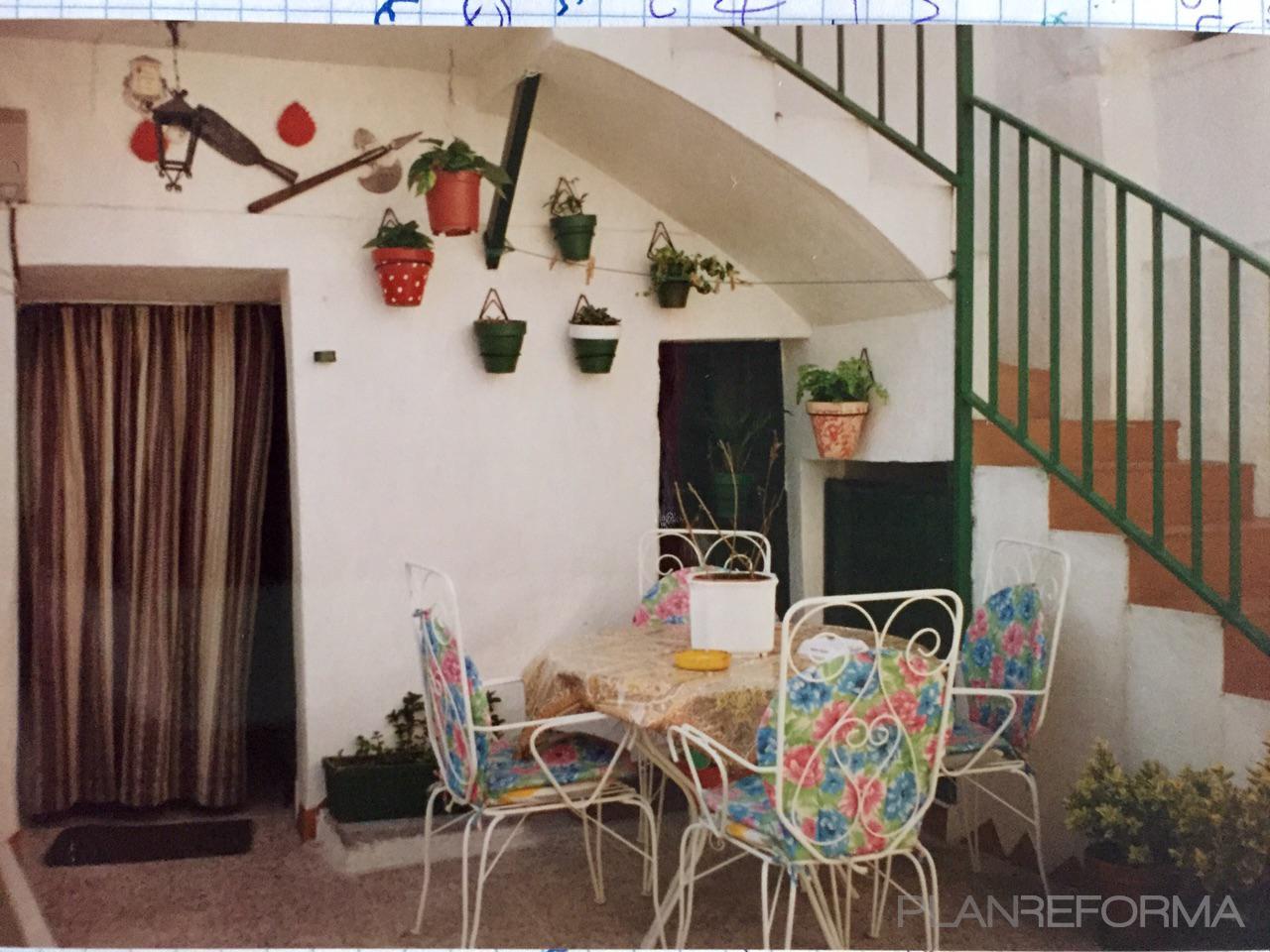 Balcon Estilo clasico Color turquesa  diseñado por Refor-man | Gremio | Copyright reforma integral de casa