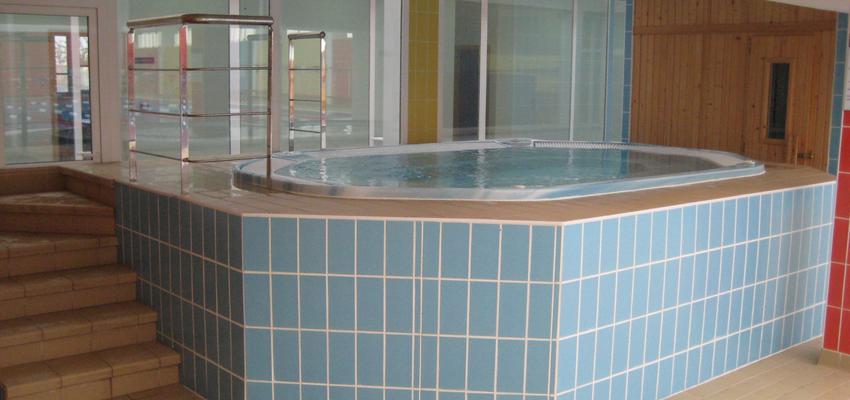 Piscina, SPA Estilo moderno Color marron  diseñado por Saunas Durán | Gremio 