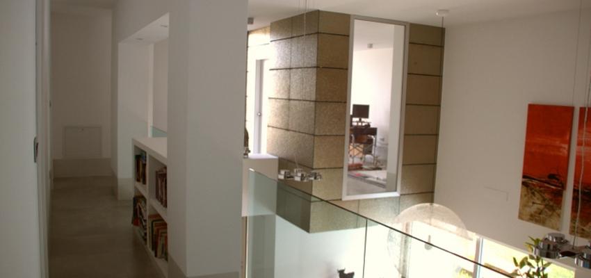 Recibidor style contemporaneo color marron, blanco  diseñado por SkyLight Design Architecture | Arquitecto 