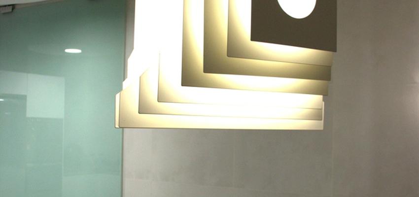 Comedor style moderno color gris  diseñado por SkyLight Design Architecture | Arquitecto 