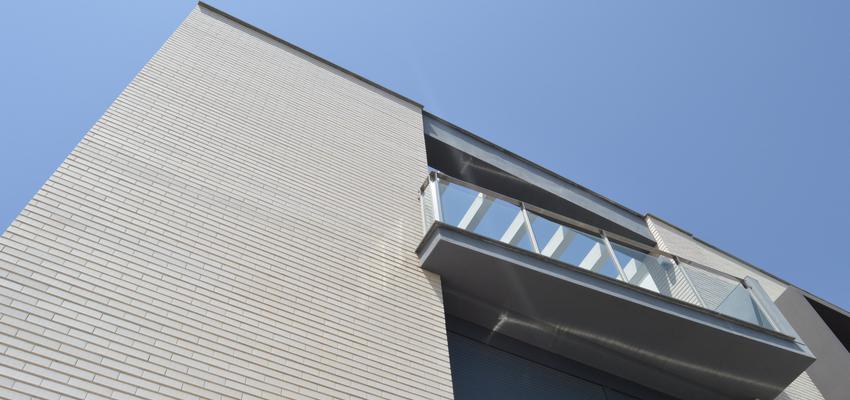 Exterior Estilo contemporaneo Color beige, blanco, gris  diseñado por Francisco Cháfer | Arquitecto 