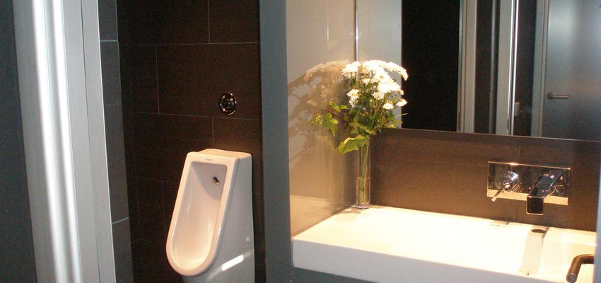 Baño Estilo moderno Color bronce  diseñado por MasQueReforma | Gremio | Copyright Faclami s.l.