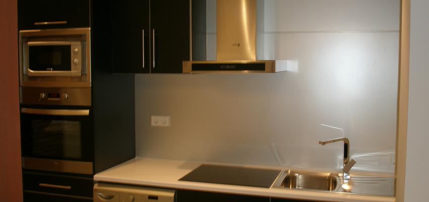 Cocina Estilo moderno Color marron  diseñado por MasQueReforma | Gremio | Copyright Faclami s.l.