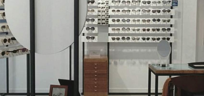 Tienda, Galería Estilo contemporaneo Color marron, blanco, gris  diseñado por MANGRANA ARQUITECTES | Arquitecto 