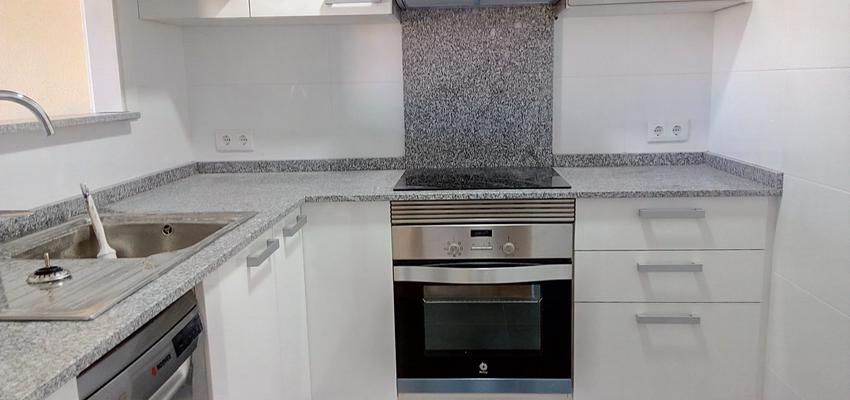 Loft Estilo moderno Color blanco, gris, gris  diseñado por Construccions Cervera Castells sl | Gremio | Copyright Construccions Cervera Castells sl