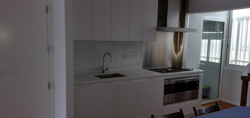 Cocina Estilo tradicional Color blanco, plateado  diseñado por David Fernández Mora | Gremio | Copyright SOY PROPIETARIO