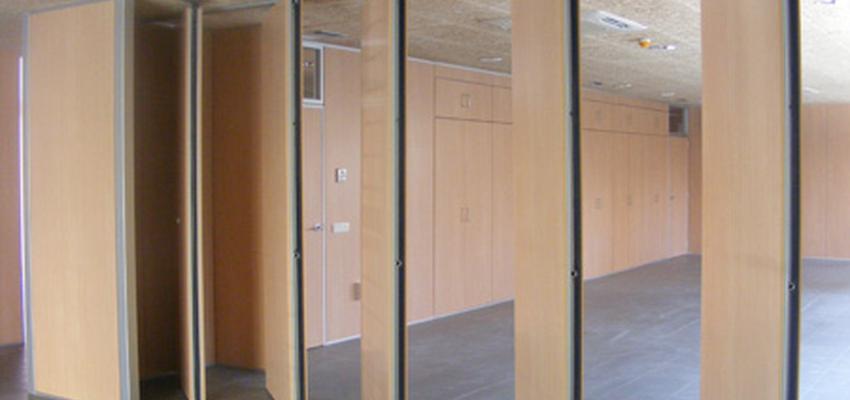 Oficina style tradicional color beige, beige, blanco, gris  diseñado por Divicat | Gremio 