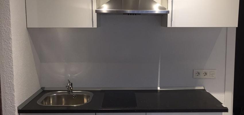 Cocina Estilo clasico Color marron, blanco, negro  diseñado por Lucrum Gaudium Reformas Integrales | Gremio | Copyright Lucrum