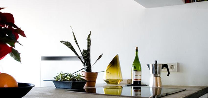 Cocina style contemporaneo color marron, blanco, gris  diseñado por aaa arquitectura | Arquitecto 