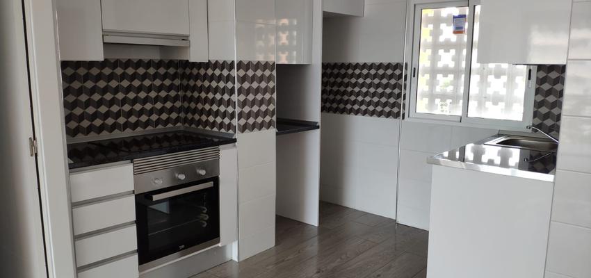 Cocina Estilo clasico Color blanco, plateado  diseñado por Wesley | Gremio | Copyright Wesley