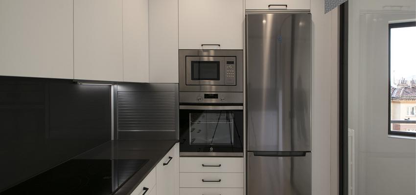 Cocina Estilo moderno Color ocre  diseñado por RE Cantabria | Gremio | Copyright Queda totalmente prohibida la reproducción parcial o total de las imágenes de esta web, independientemente para el uso que sean destinadas, sin el consentimiento explícito de autores y profesionales de “RE CANTABRIA”
