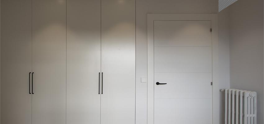 Dormitorio Estilo moderno Color ocre  diseñado por RE Cantabria | Gremio | Copyright Queda totalmente prohibida la reproducción parcial o total de las imágenes de esta web, independientemente para el uso que sean destinadas, sin el consentimiento explícito de autores y profesionales de “RE CANTABRIA”