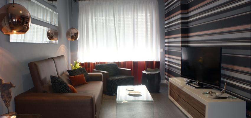 Salon Estilo contemporaneo Color marron, marron, blanco, bronce  diseñado por ARTEFACTUM | Interiorista 