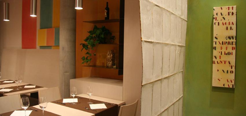 Restaurante style mediterraneo color amarillo, verde, beige  diseñado por esteveinteriorisme | Interiorista 