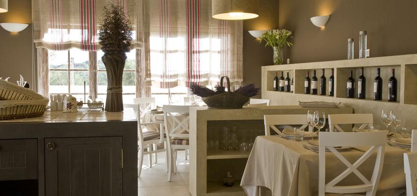 Restaurante style vintage color rosa, marron  diseñado por esteveinteriorisme | Interiorista 