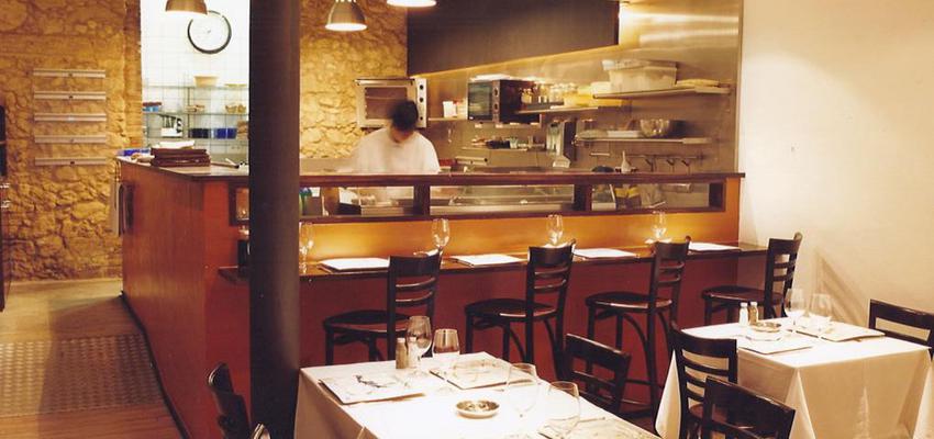 Restaurante style mediterraneo color beige, bronce  diseñado por esteveinteriorisme | Interiorista 