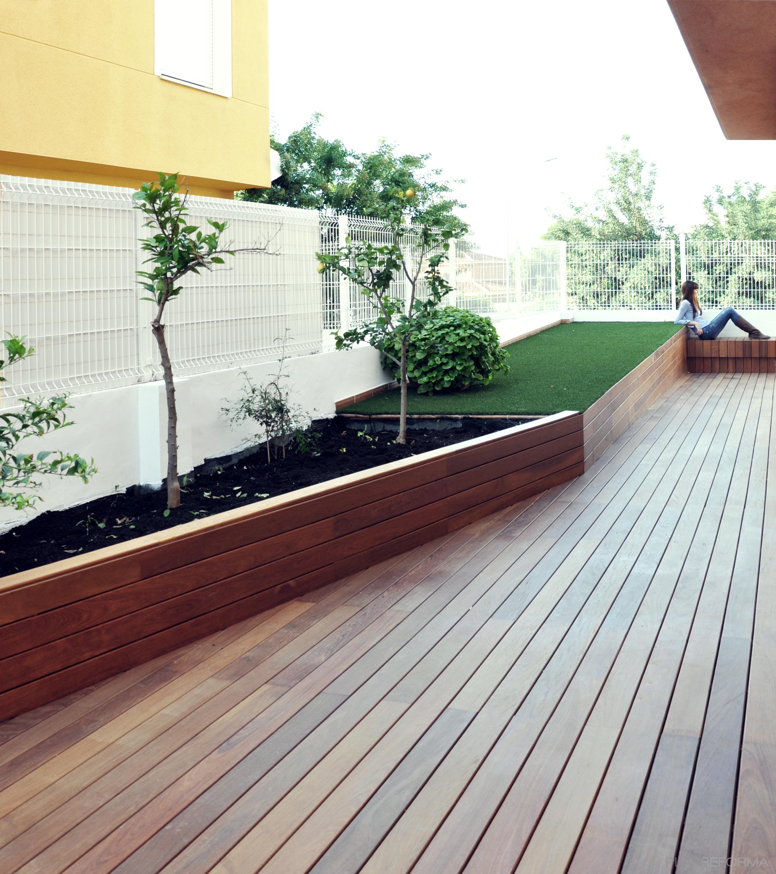 Terraza, Patio, Exterior style contemporaneo color marron, blanco  diseñado por Luisa | Arquitecto | Copyright Luisa Martí ®