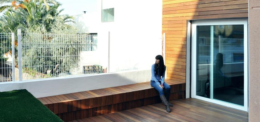 Terraza, Patio, Exterior style contemporaneo color marron, marron, blanco  diseñado por Luisa | Arquitecto | Copyright Luisa Martí ®