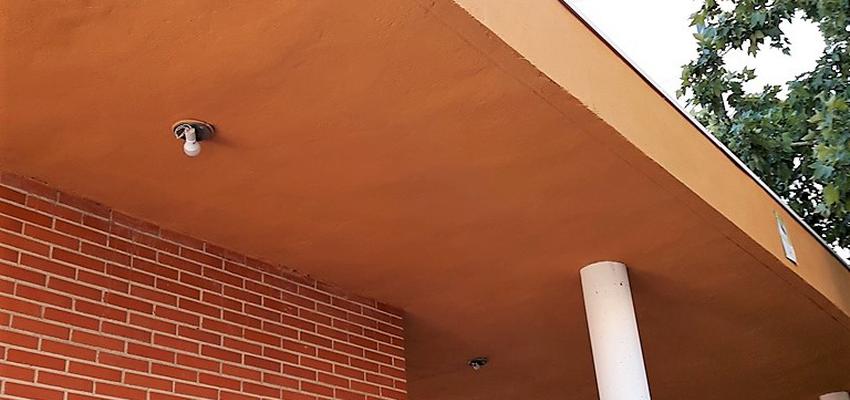 Exterior Estilo clasico Color marron, blanco  diseñado por Construcciones Gion | Gremio | Copyright Gion