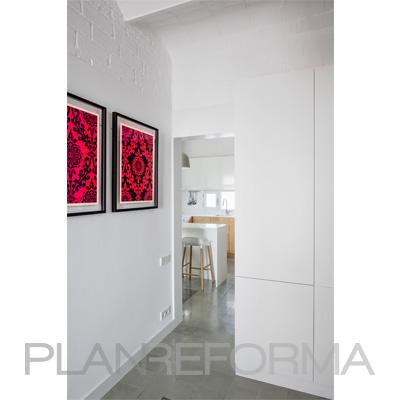 Cocina Estilo moderno Color marron, verde, plateado  diseñado por vora. arquitectura en procés | Arquitecto | Copyright Fotos Adrià Goula Sardà