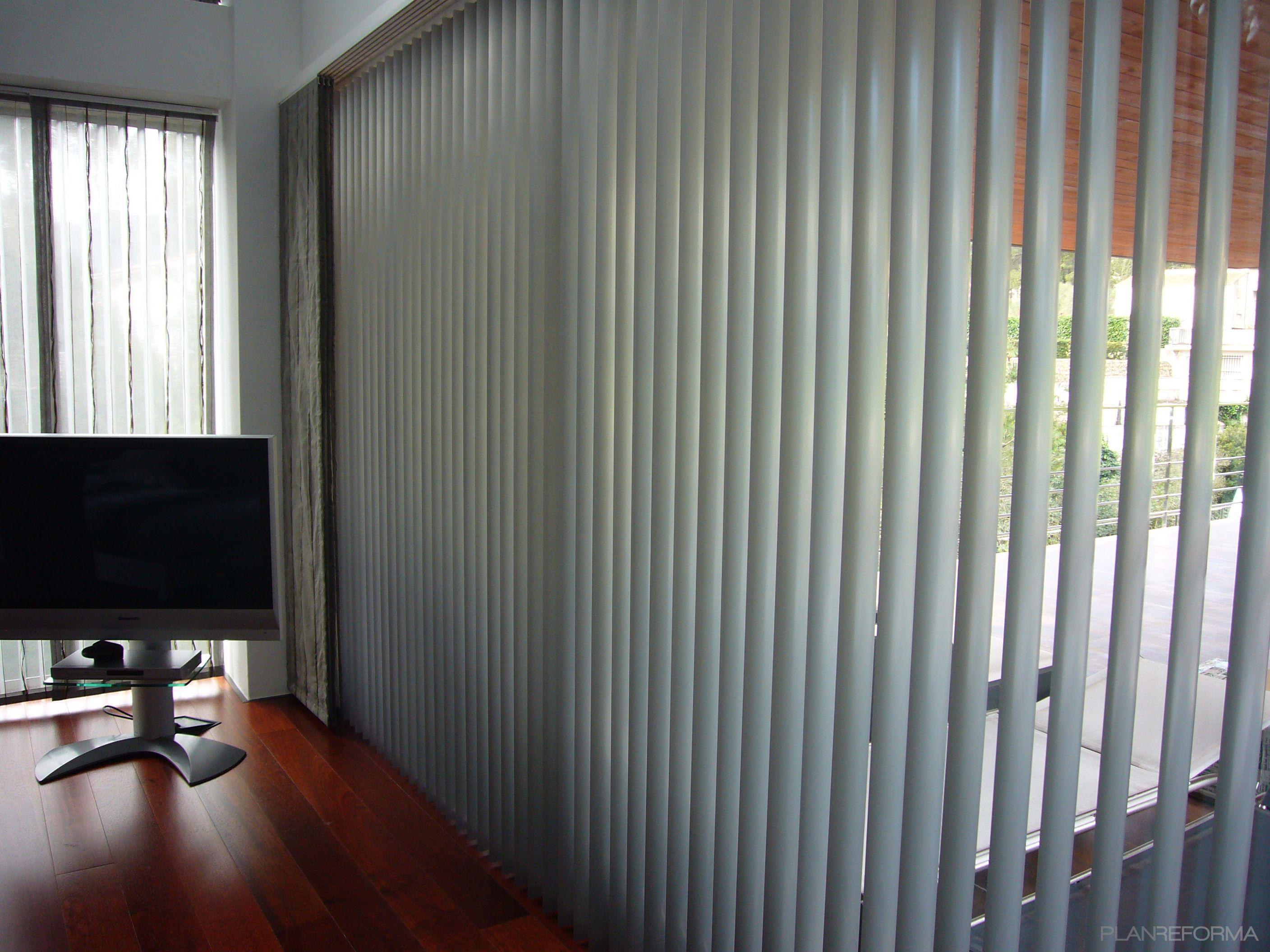Salon Estilo tradicional Color marron, gris  diseñado por Montse | Decorador 