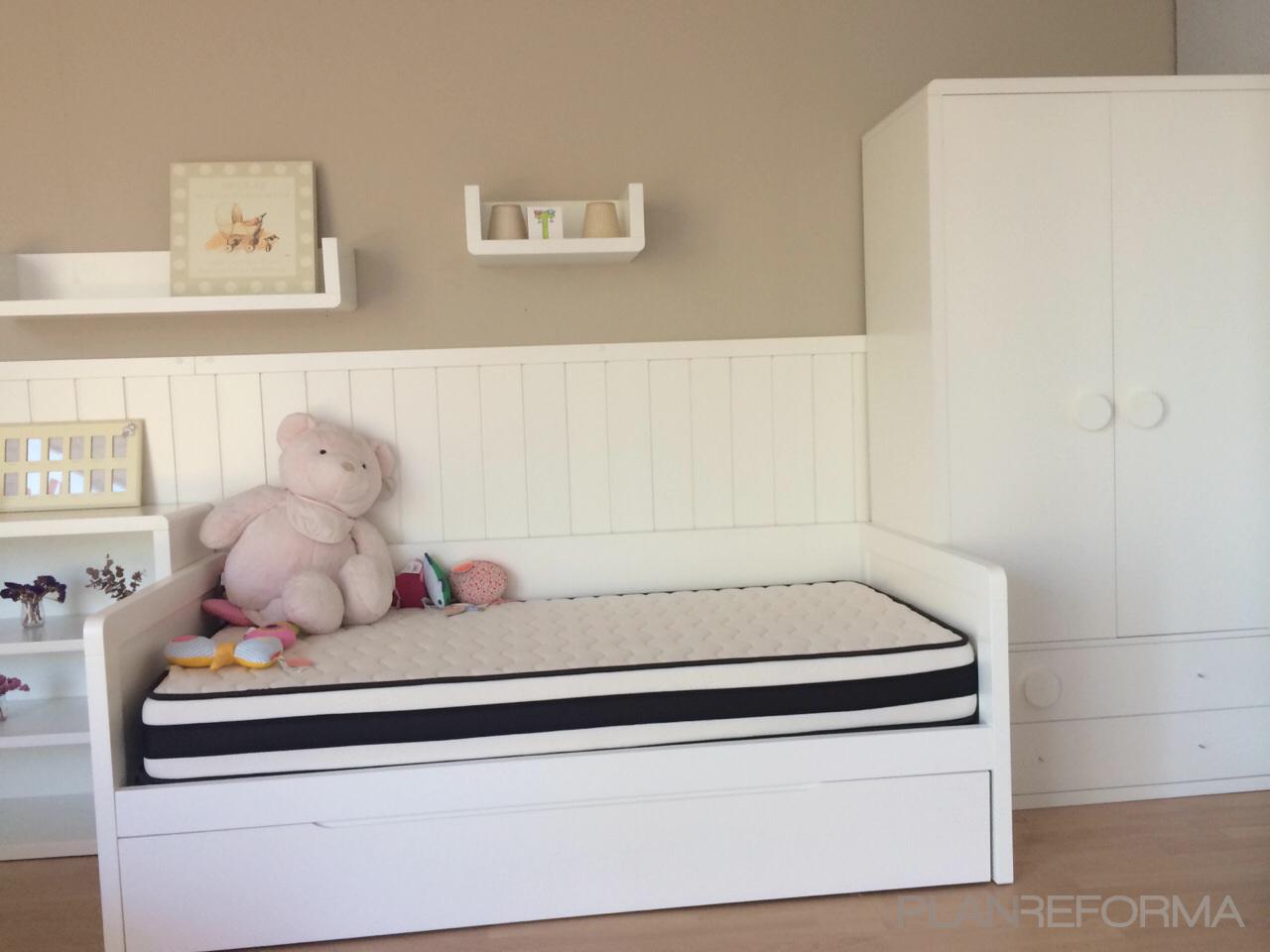 Dormitorio, Niños Estilo moderno Color marron, blanco, negro  diseñado por Montse | Decorador 
