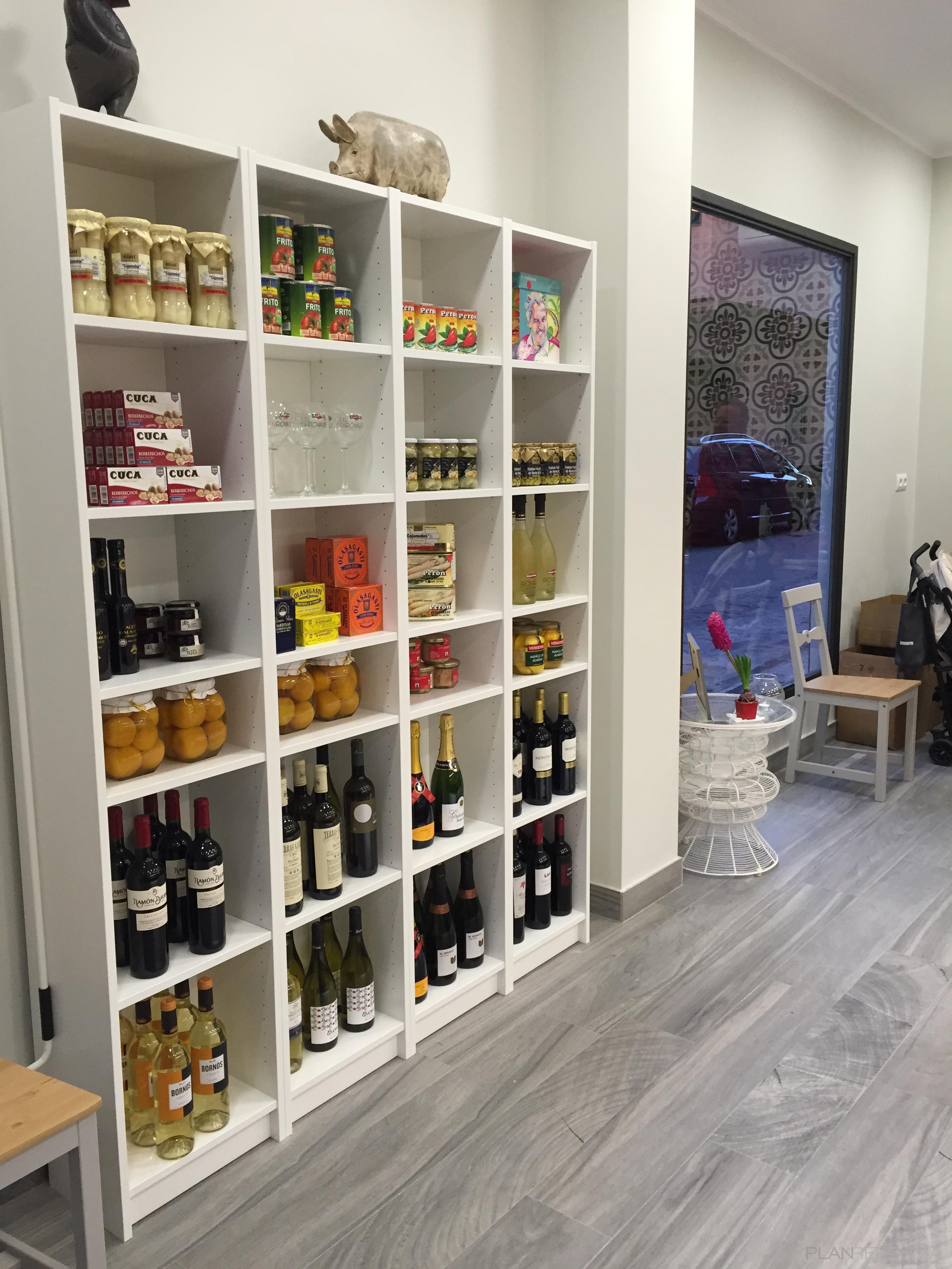 Tienda Estilo moderno Color marron, blanco, gris  diseñado por Montse | Decorador 