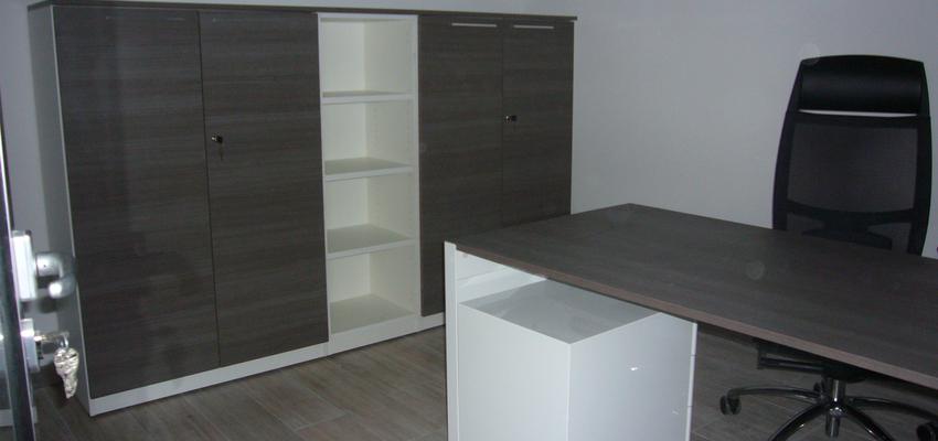 Oficina, Tienda Estilo contemporaneo Color marron, blanco  diseñado por Montse | Decorador | Copyright Foto realizada por Studeco Decoración