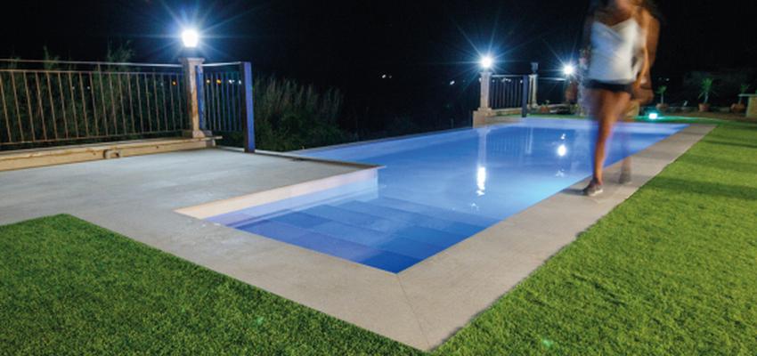 Piscina, Jardin Estilo moderno Color azul, gris  diseñado por ANA RODRIGUEZ | Reformista, constructor 