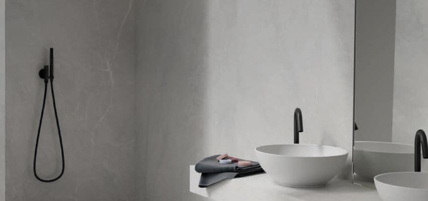 Baño Estilo moderno Color beige, plateado  diseñado por ANA RODRIGUEZ | Reformista, constructor 