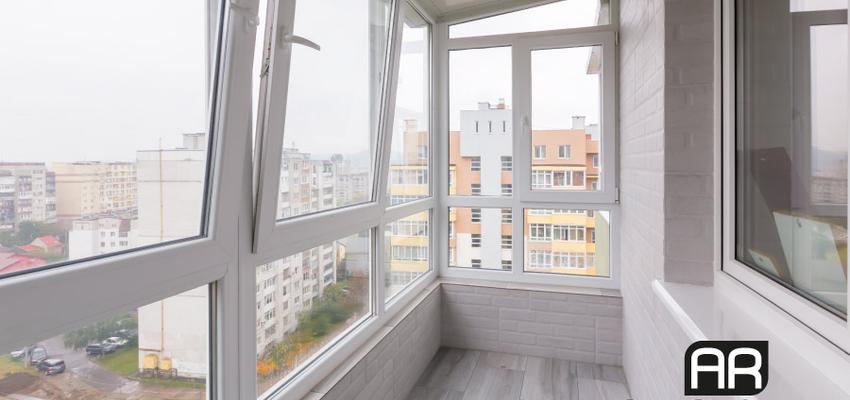 Terraza Estilo clasico Color beige, plateado  diseñado por ANA RODRIGUEZ | Reformista, constructor 