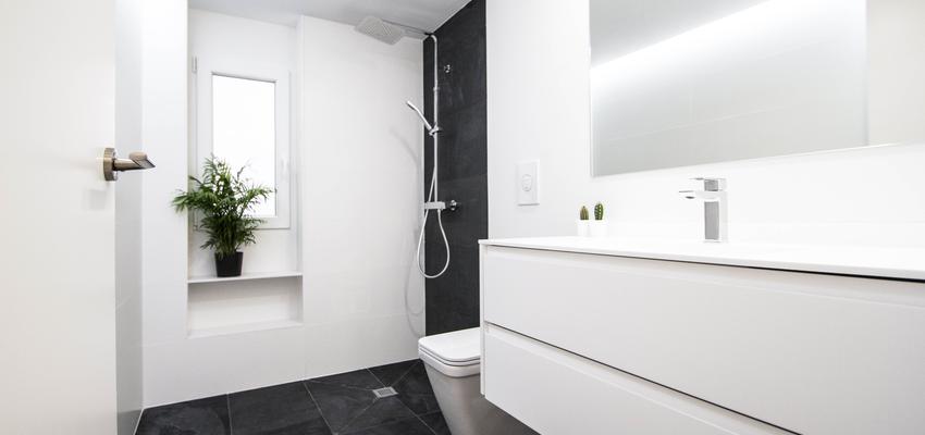 Baño Estilo moderno Color blanco  diseñado por DonateCaballero Arquitectos | Arquitecto 