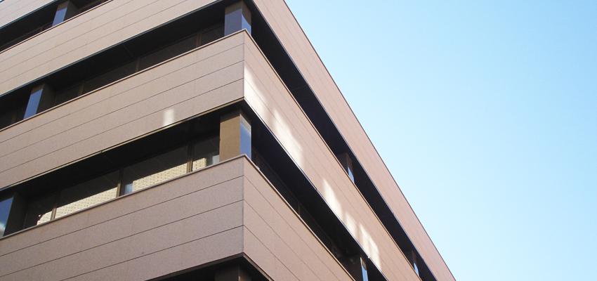 Exterior Estilo moderno Color beige  diseñado por SANTAFE ARQUITECTOS | Arquitecto 