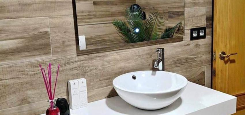 Baño Estilo rustico Color verde, marron, blanco  diseñado por mario rioja | Gremio | Copyright Mario Rioja