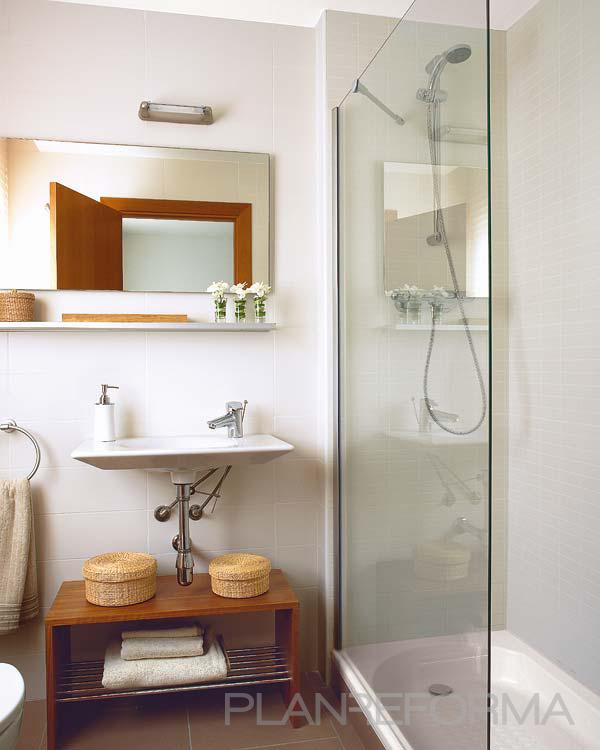 Baño style contemporaneo color blanco, bronce  diseñado por ALMAZEN lab | Interiorista 