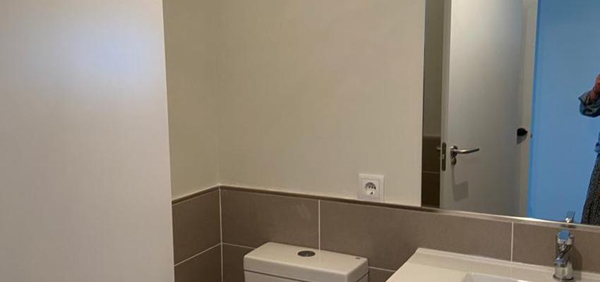Baño Estilo contemporaneo Color marron  diseñado por NEAGOE | Reformista, constructor 