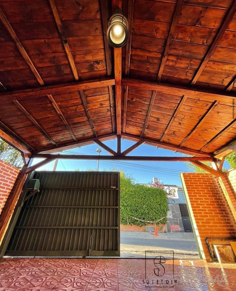 Garaje, Porche, Exterior Estilo rustico Color rojo, verde, beige  diseñado por SOTECOIN  SL | Reformista, constructor | Copyright soy el propietario