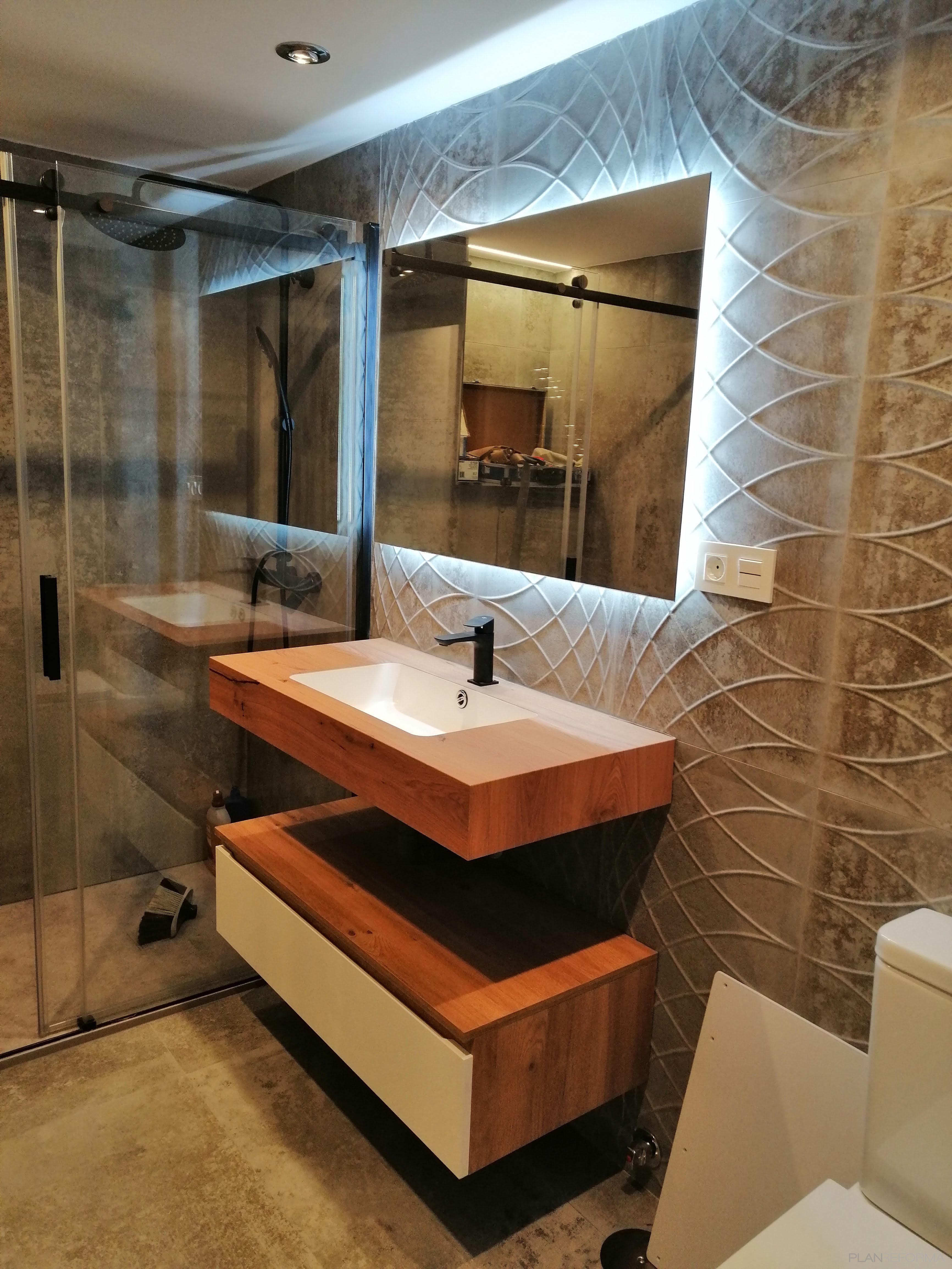 Baño Estilo moderno Color marron