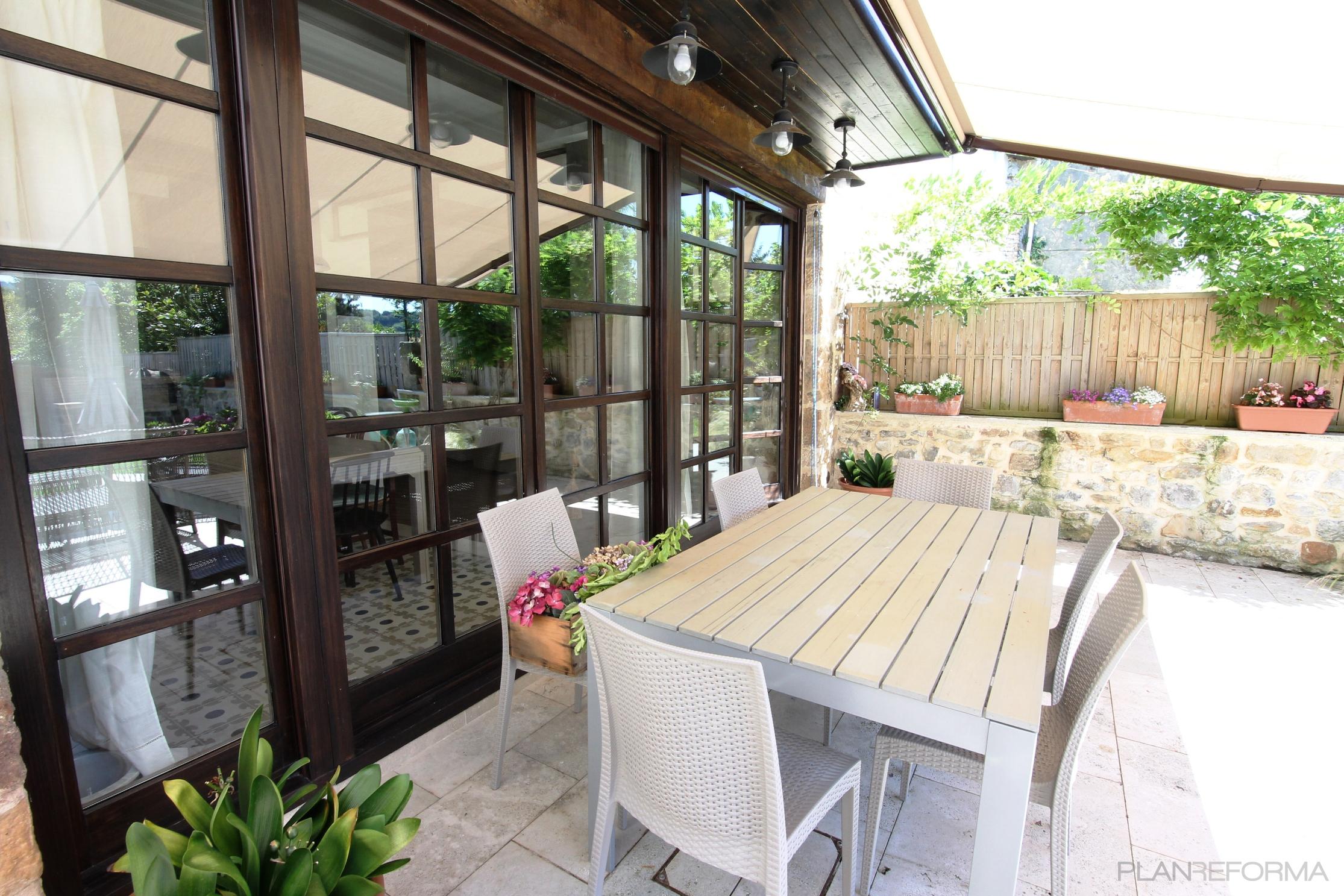 Porche Estilo rustico Color beige, marron, blanco  diseñado por BR&C arquitectos | Arquitecto 